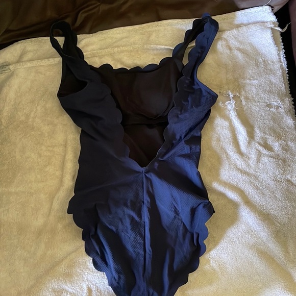 JCrew womans bathing suit, never been worn!! Very cute size. 0 - Picture 2 of 2